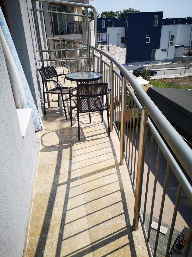 Guest House Petrovi ラヴダ エクステリア 写真