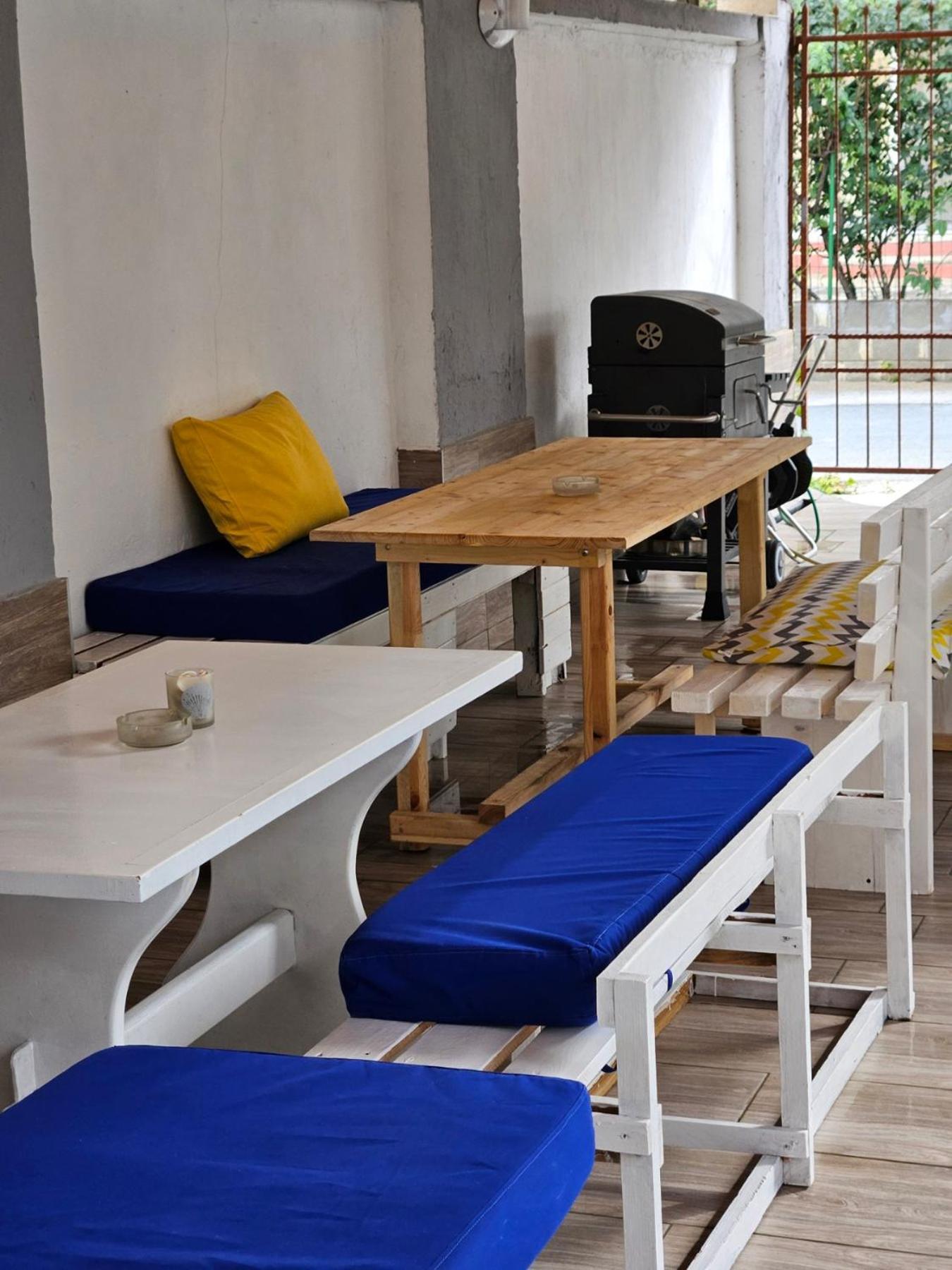 Guest House Petrovi ラヴダ エクステリア 写真