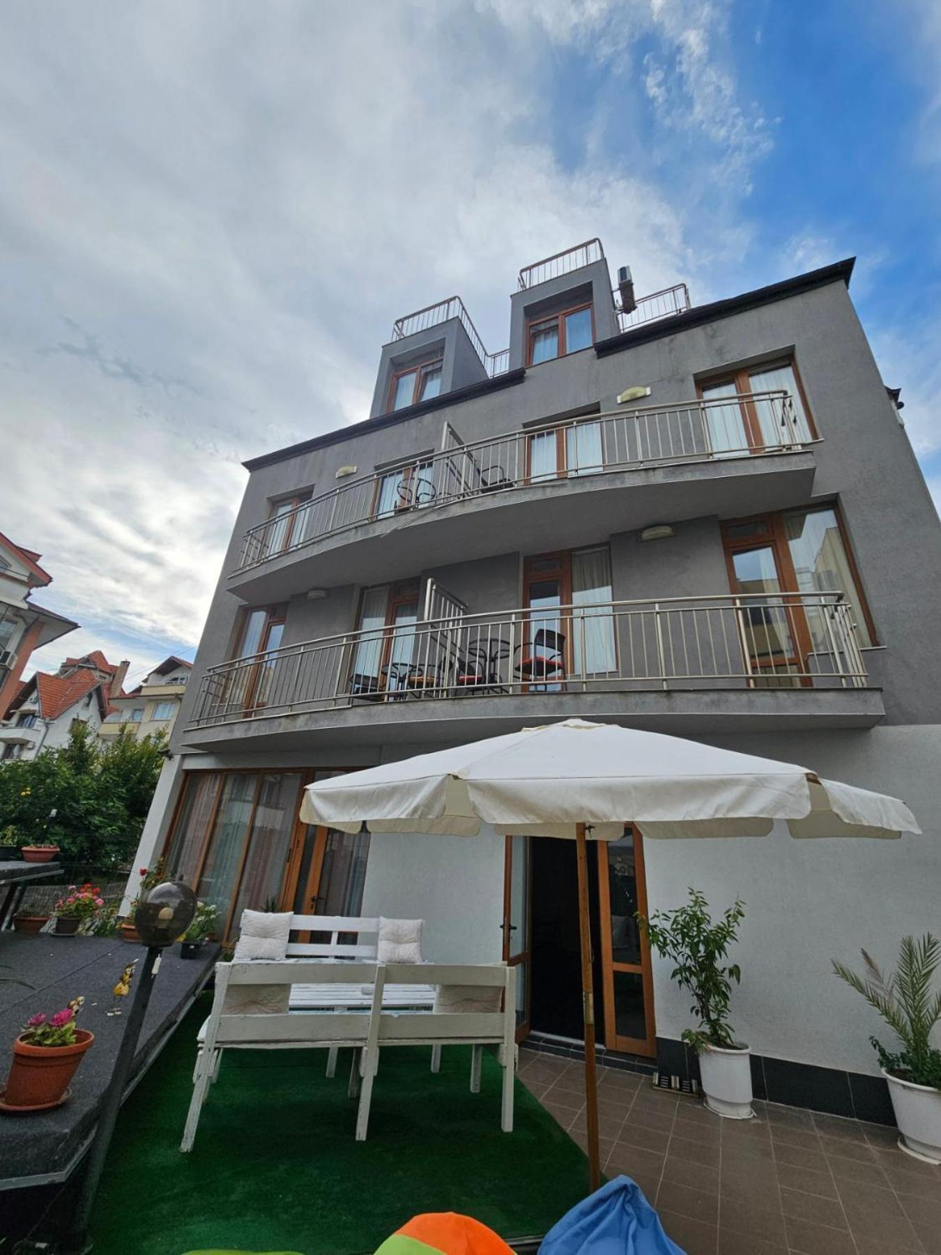 Guest House Petrovi ラヴダ エクステリア 写真