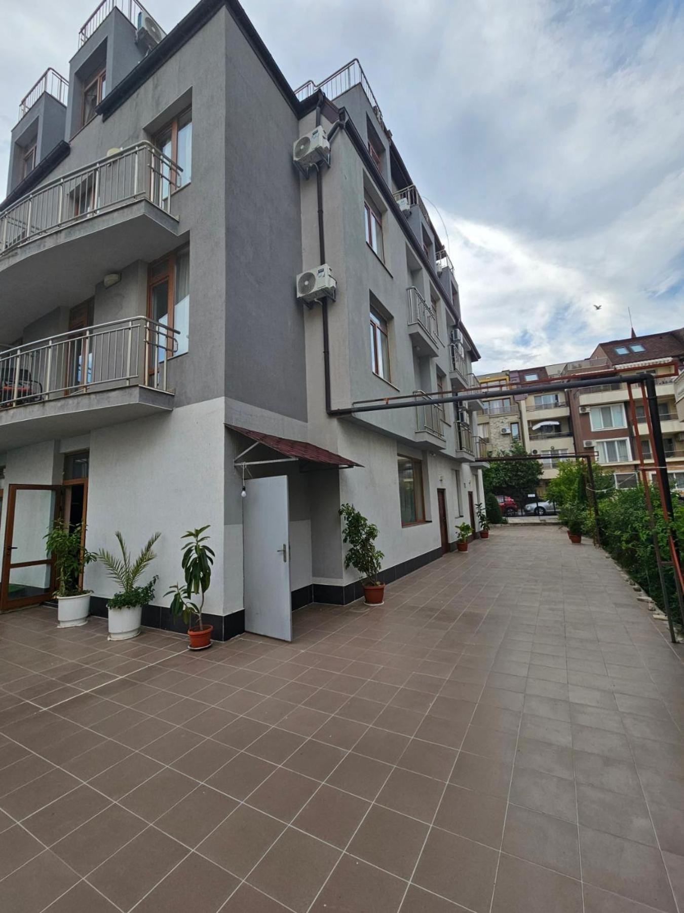 Guest House Petrovi ラヴダ エクステリア 写真