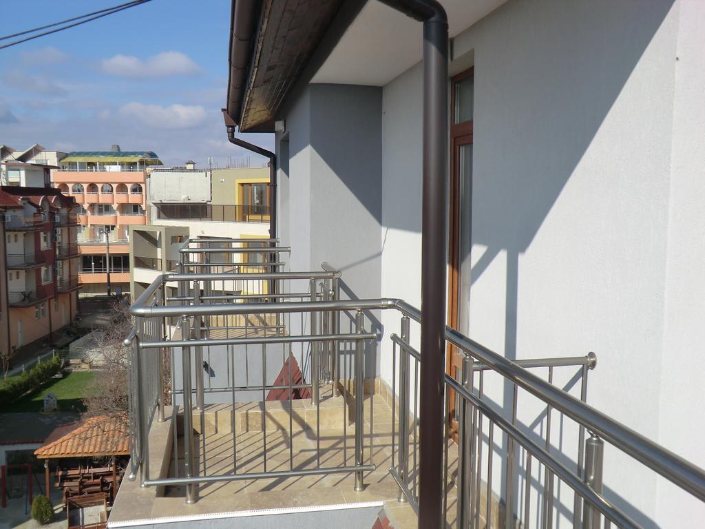 Guest House Petrovi ラヴダ エクステリア 写真