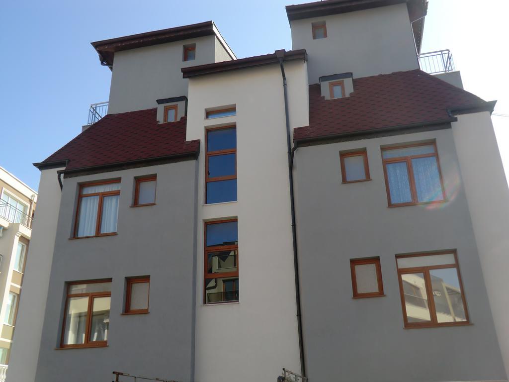 Guest House Petrovi ラヴダ エクステリア 写真